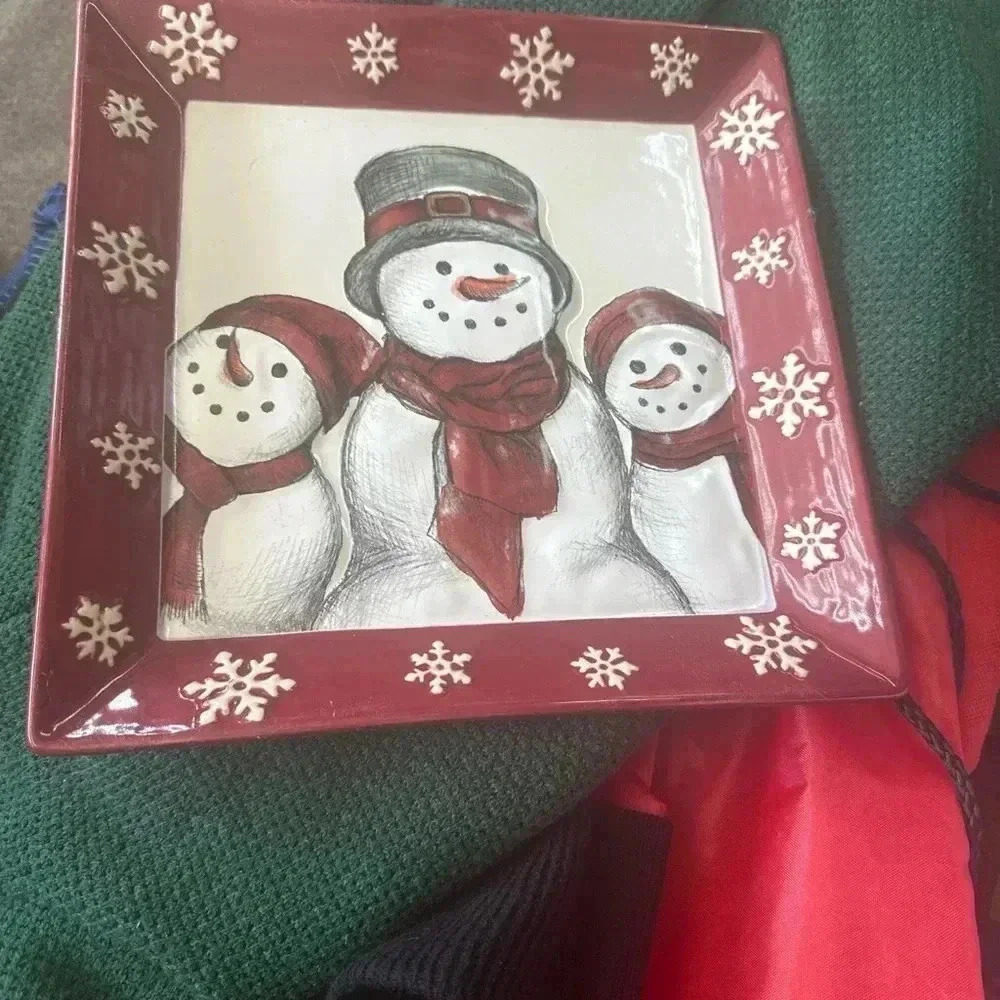 St Nicolas yuletide 3 snowmen square plate‎ from kohls